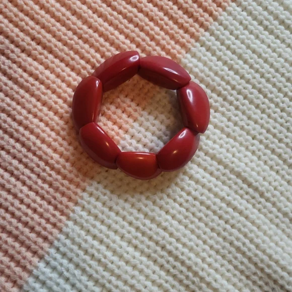 Vintage Large Red Polished Tagua Seed Bead Bracelet - Picture 14 of 15